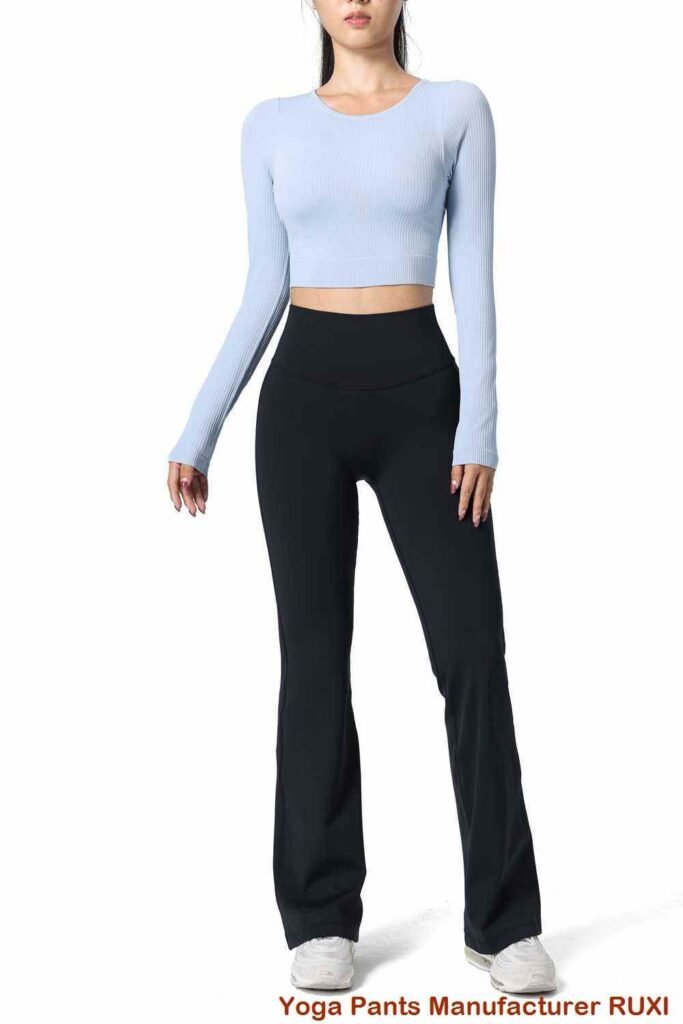 Set reggiseno sportivo e pantaloncini da nuoto da donna