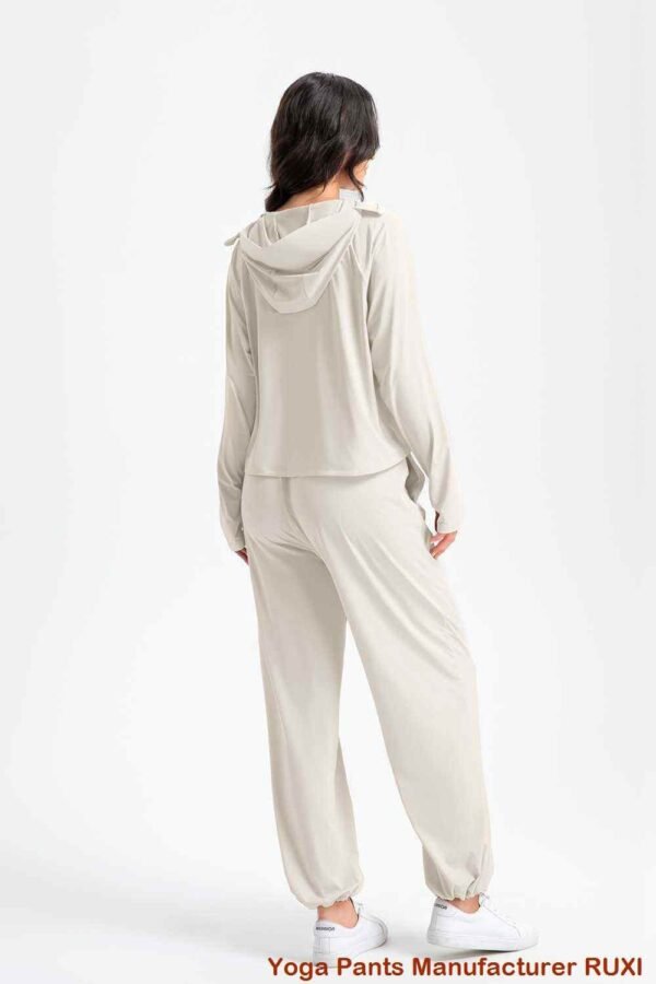 Il miglior abbigliamento yoga comodo per la flessibilità